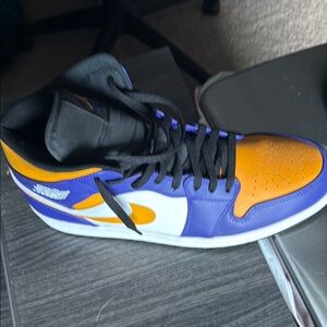 Nike Jordan 1 Lakers- Purple and Gold